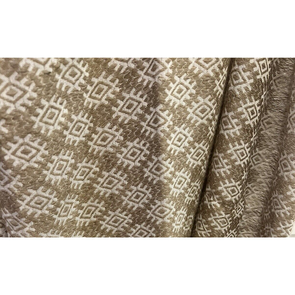 NWT Neiman Marcus One Size Long Scarf Wrap Soft 100% Rayon Beige & Tan NEW - Picture 3 of 7